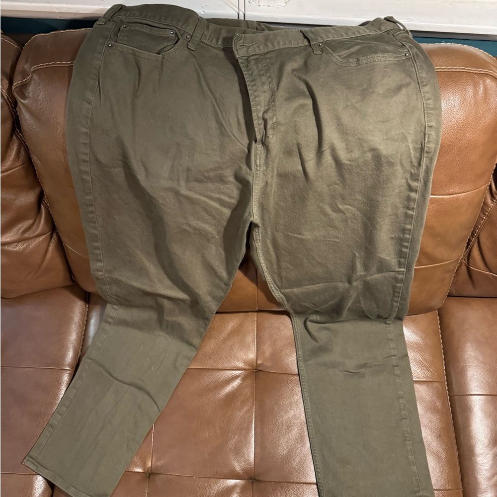 Old Navy men’s 44x32 Trousers EUC